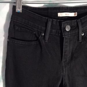 Levi's 712 Slim Black Jeans. Size 25